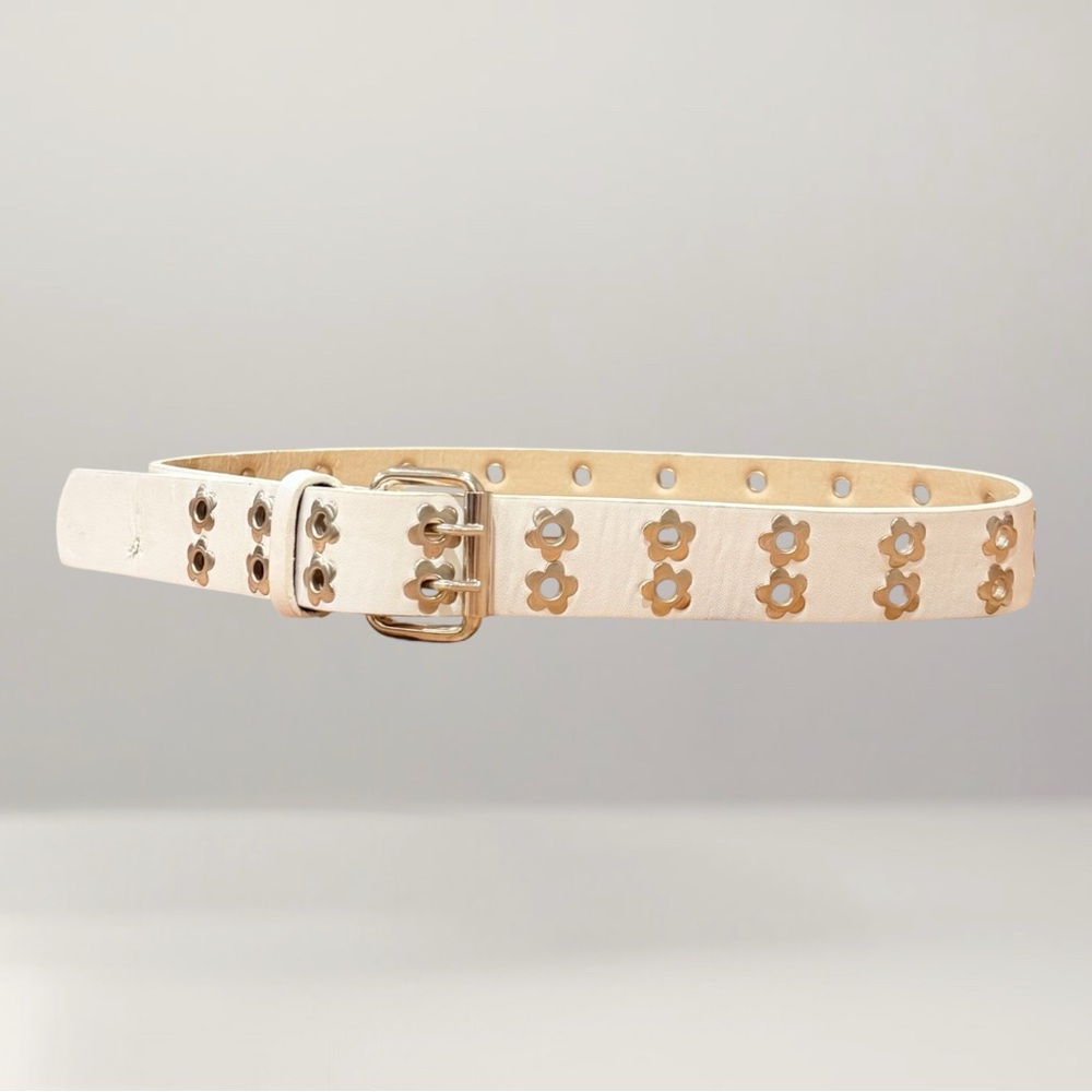 Y2K White Metal Flower Belt